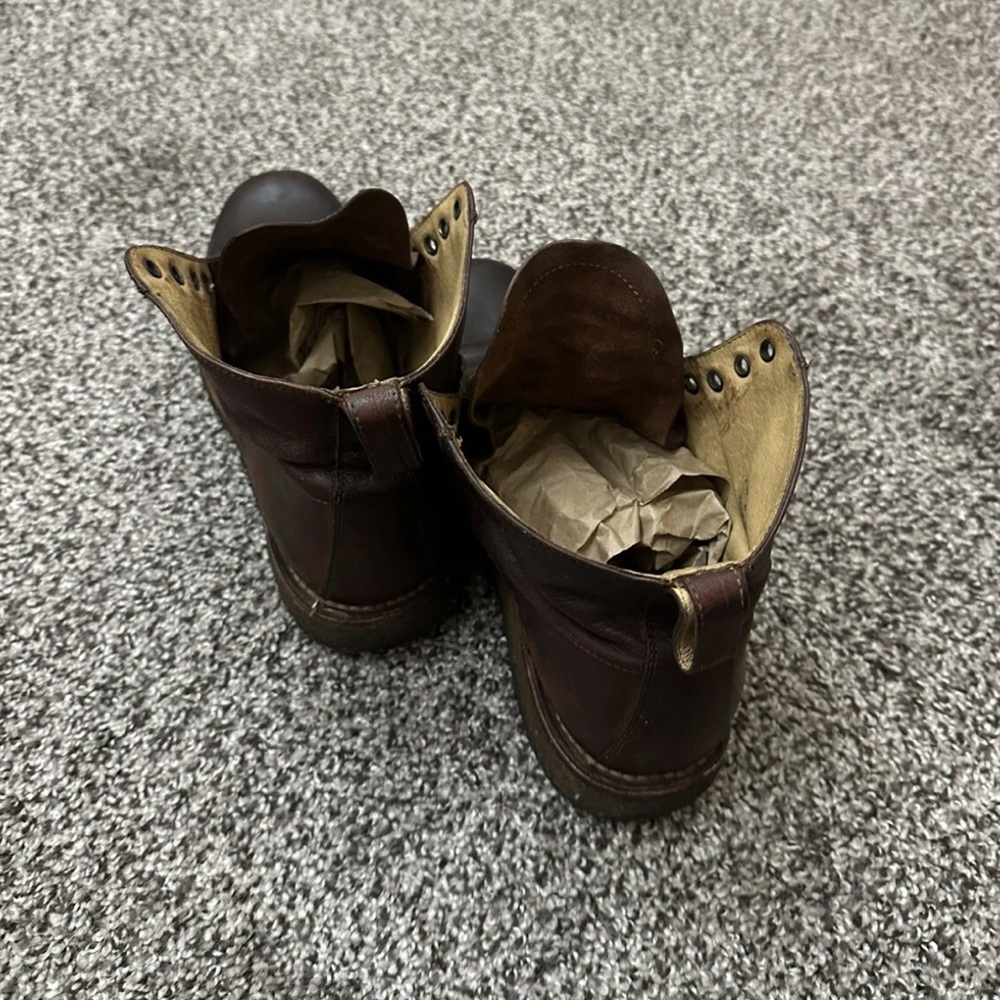 Frye Phillip boots, Brown Leather, size 7 - Picture 3 of 4